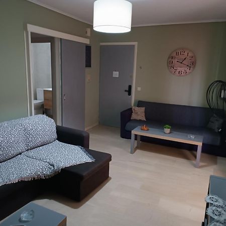 Comfortable Beachfront Apartment Лутраки Екстериор снимка