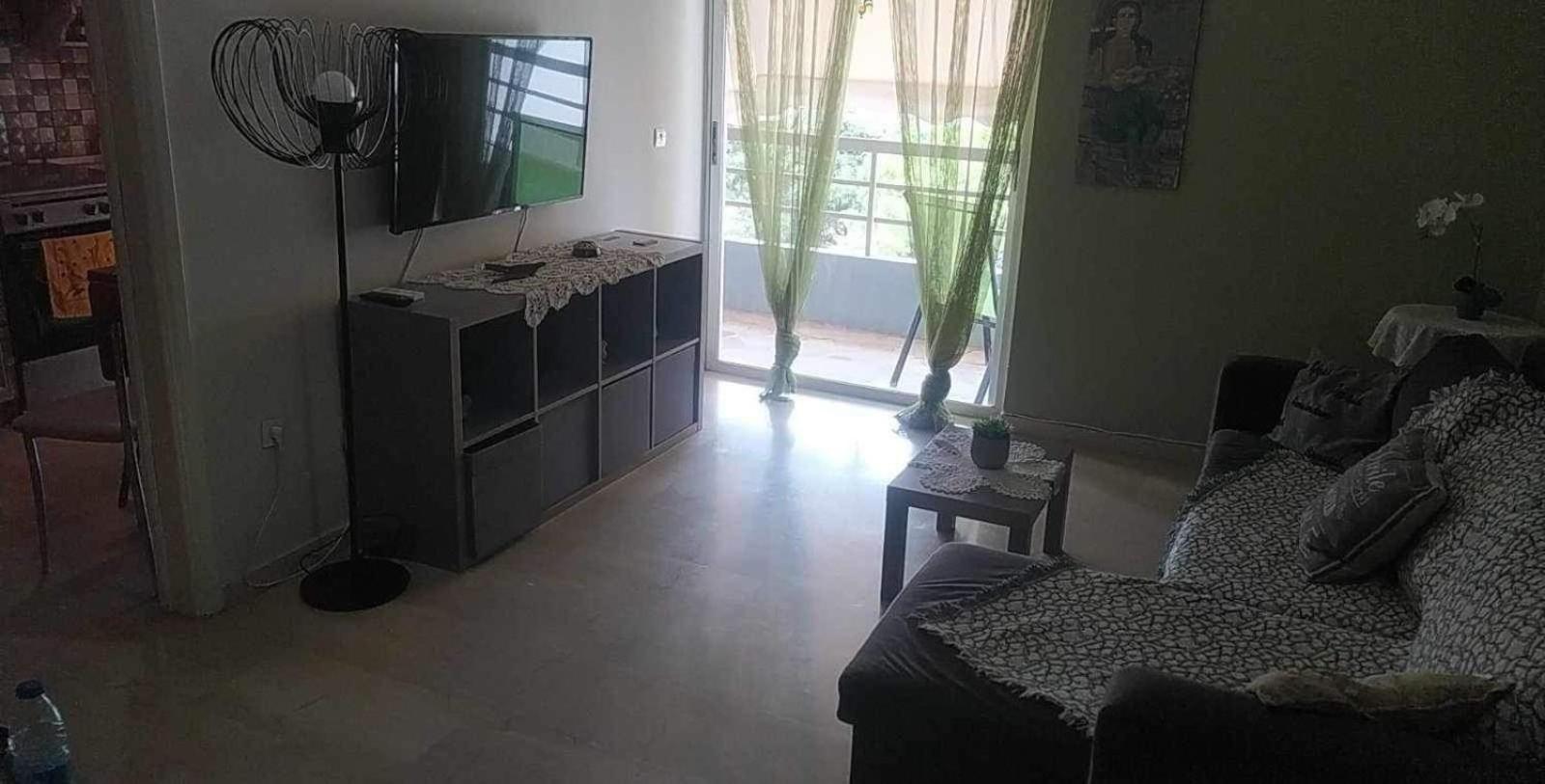 Comfortable Beachfront Apartment Лутраки Екстериор снимка