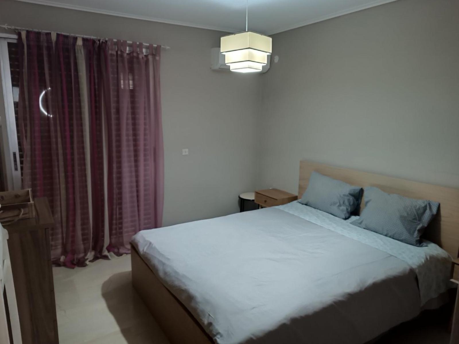 Comfortable Beachfront Apartment Лутраки Екстериор снимка