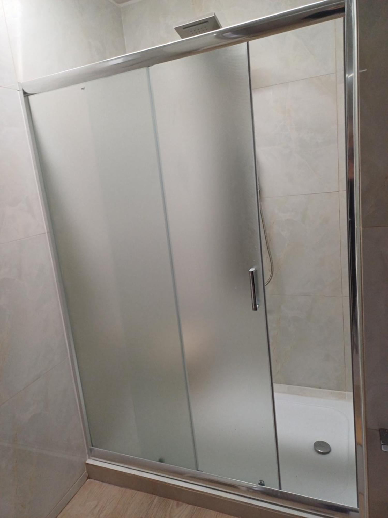 Comfortable Beachfront Apartment Лутраки Екстериор снимка